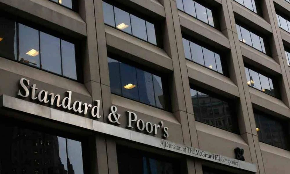Standard and Poor's: Αναβάθμισε το outlook της Ελλάδας